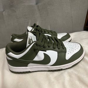 Size 6 women’s medium olive Nike dunks